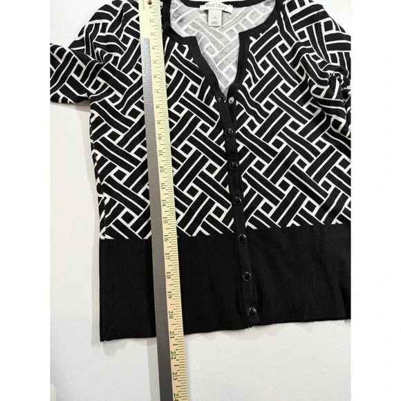 White House Black Market Geometric Snap Front Cardigan Sweater Black White Small - Picture 6 of 10